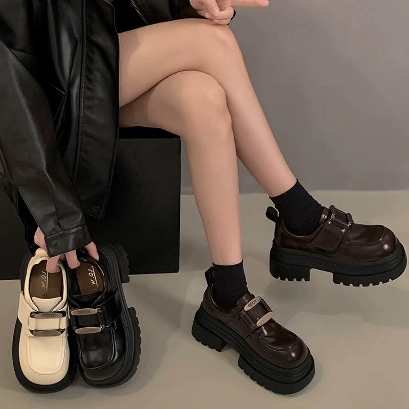 贾不假女式单鞋2025春季新款超火复古风时尚小个子粗跟韩系乐福鞋