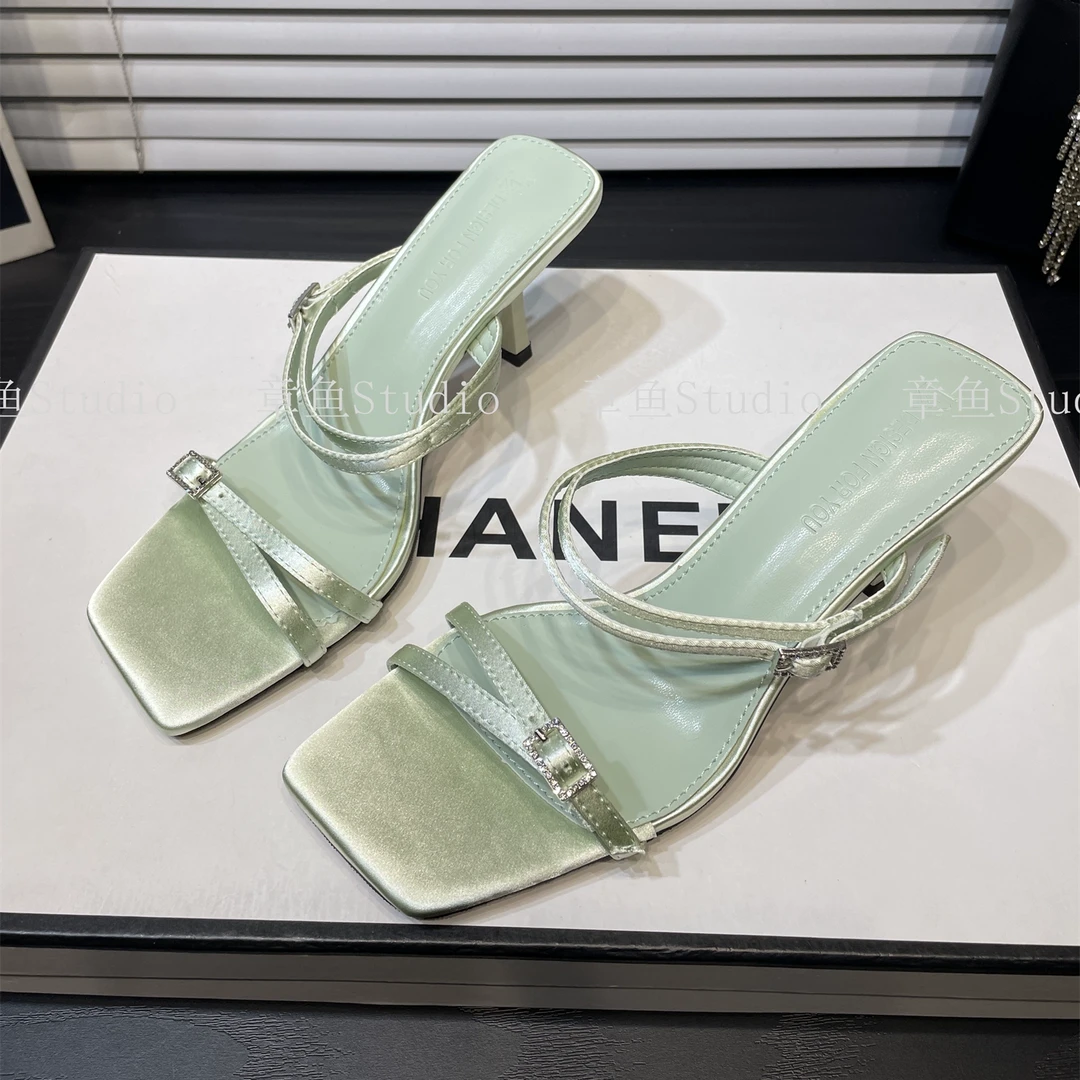 绸缎法式细跟方头一字带凉拖鞋女2025新款气质露趾浅口高跟拖鞋