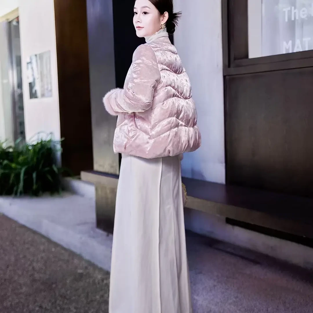 越越女装新中式国风刺绣小白鸭女气质短款真水貂无领长袖短款外套