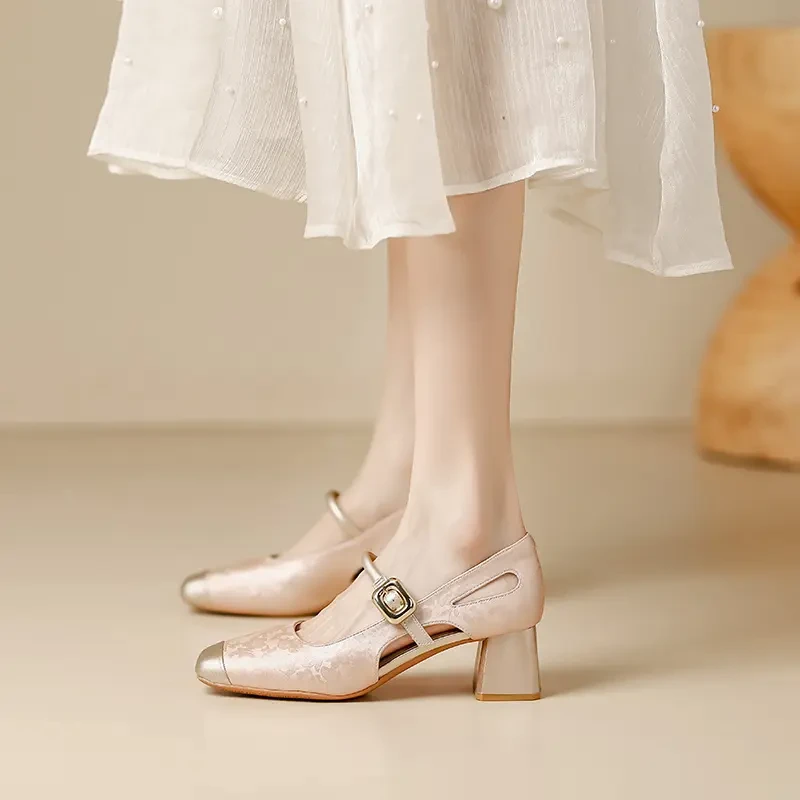 百搭夏季女鞋方头粗跟软底软面凉鞋春季时尚气质一字带法式仙女风