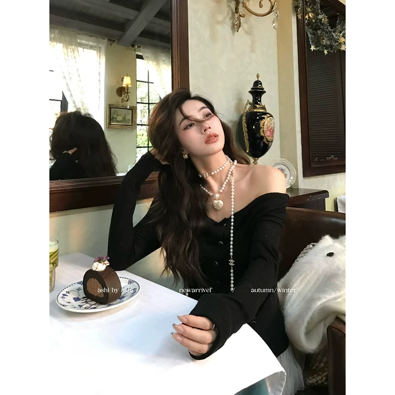 大于诗集 女明星私服 斜扣不对称堆堆领针织上衣女设计感内搭T恤