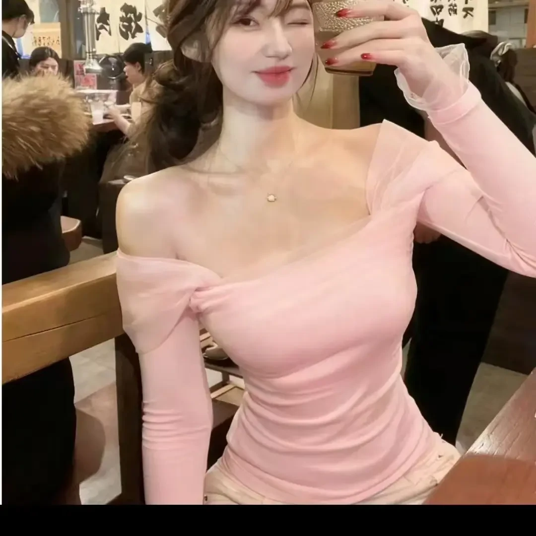 米欧家大码纯欲风秋冬款网纱拼接长袖一字肩修身打底T恤