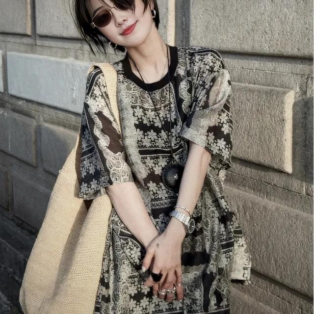 重工减龄满花套装2025夏季大码胖MM宽松显瘦上衣+透气短裤两件套