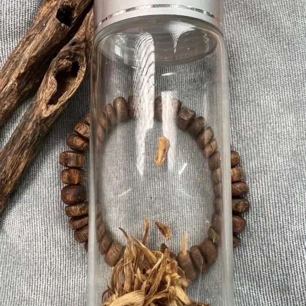 沉香碎屑+罐子+沉香E003桶单07老料多样性发一5克