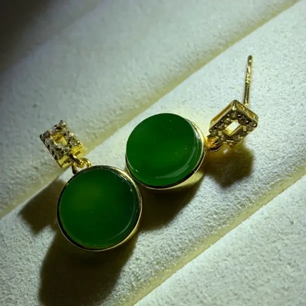 【六六和田玉】天然碧玉耳饰编号：A101