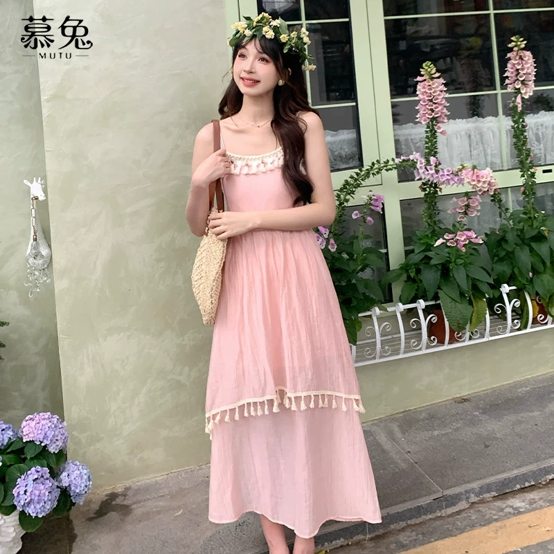 慕兔法式度假苏吊带裙女2025夏新款小个子收腰显瘦a字连衣裙