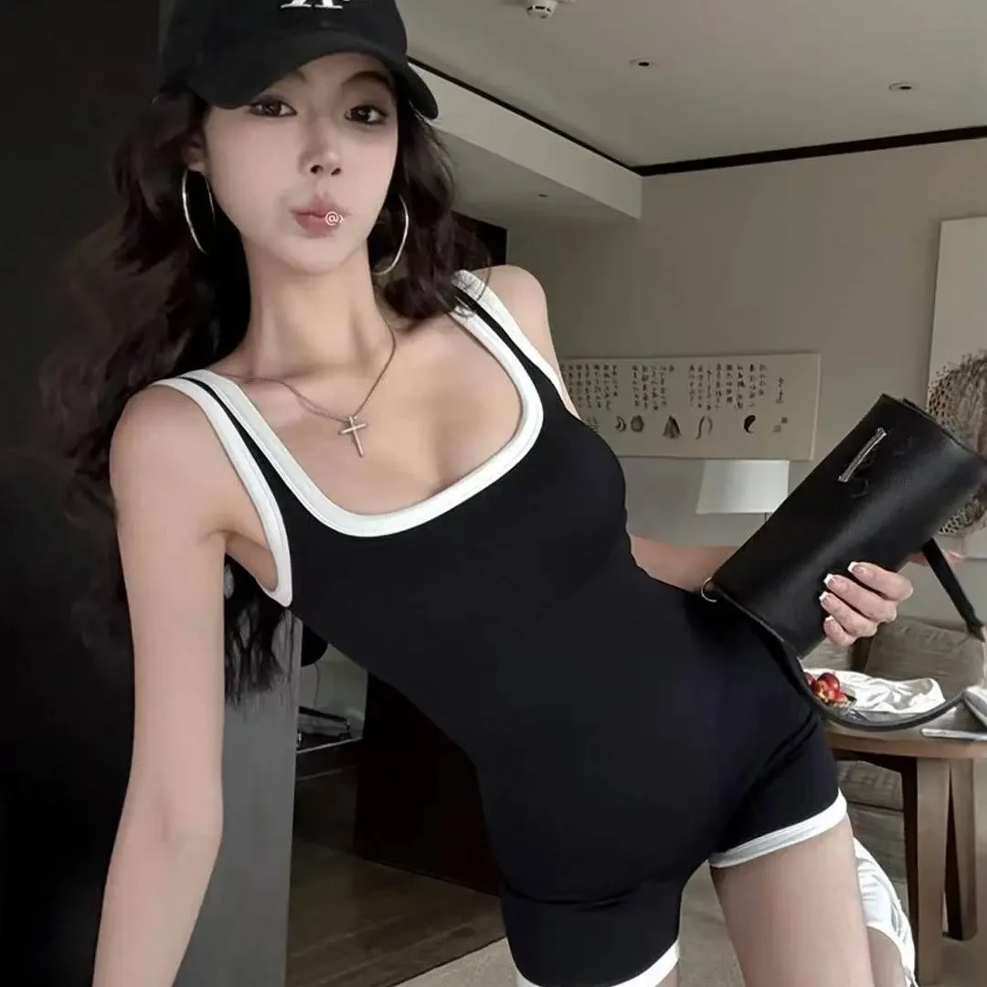 黑色连体裤设计专业运动平角连体泳衣女带胸垫显瘦保守游泳训练