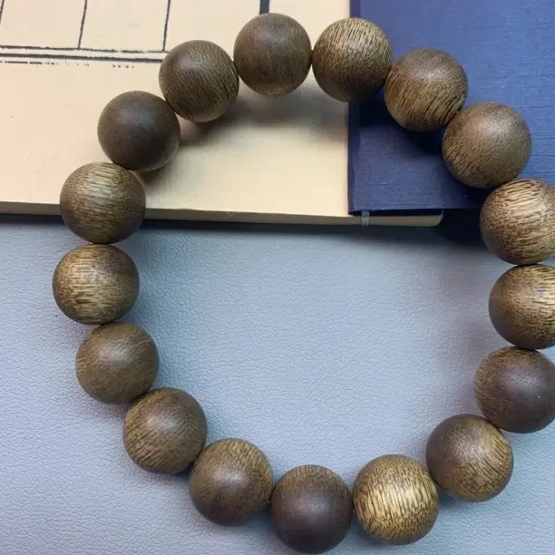 沉香海南莺歌绿奇楠沉香圆珠单圈1.2×17颗-多样性发其一