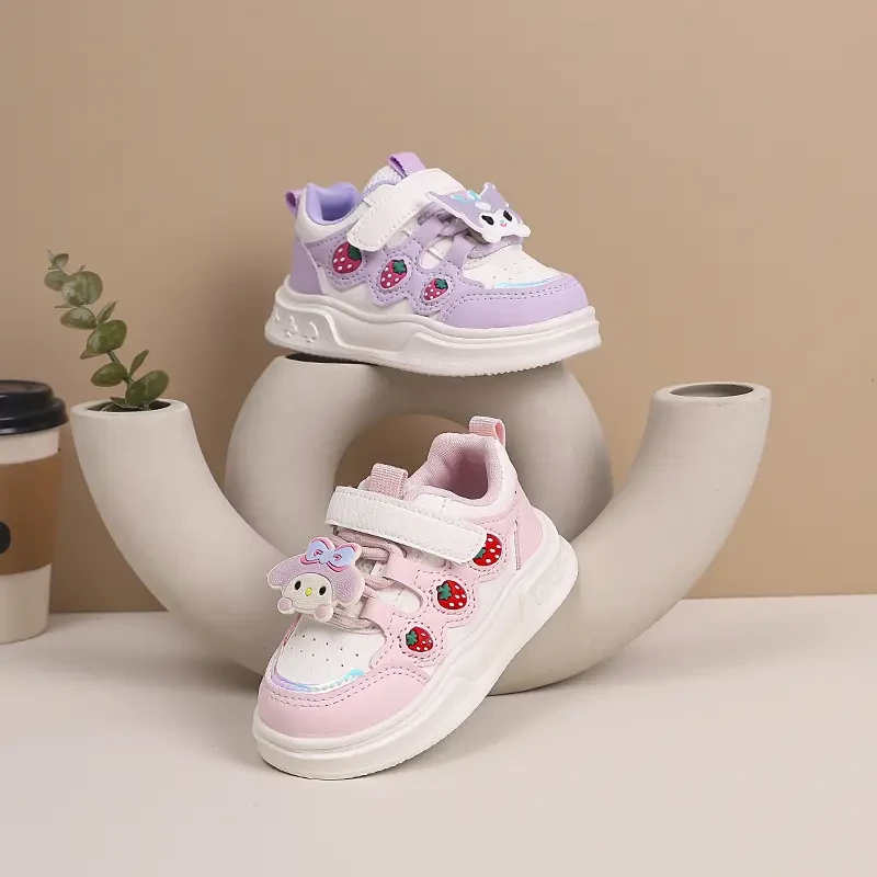 小黄鸭软底防滑中小童运动鞋2025春季新款卡通可爱女童百搭板鞋