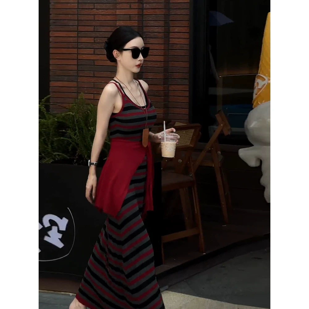 法式条纹无袖吊带连衣裙女秋季2024新款收腰小个子字针织长裙子