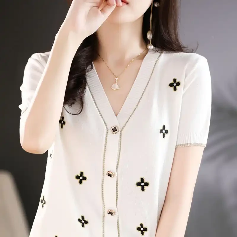 25四叶草T恤女春季新款宽松V领冰丝短袖开衫百搭显瘦针织半袖上衣