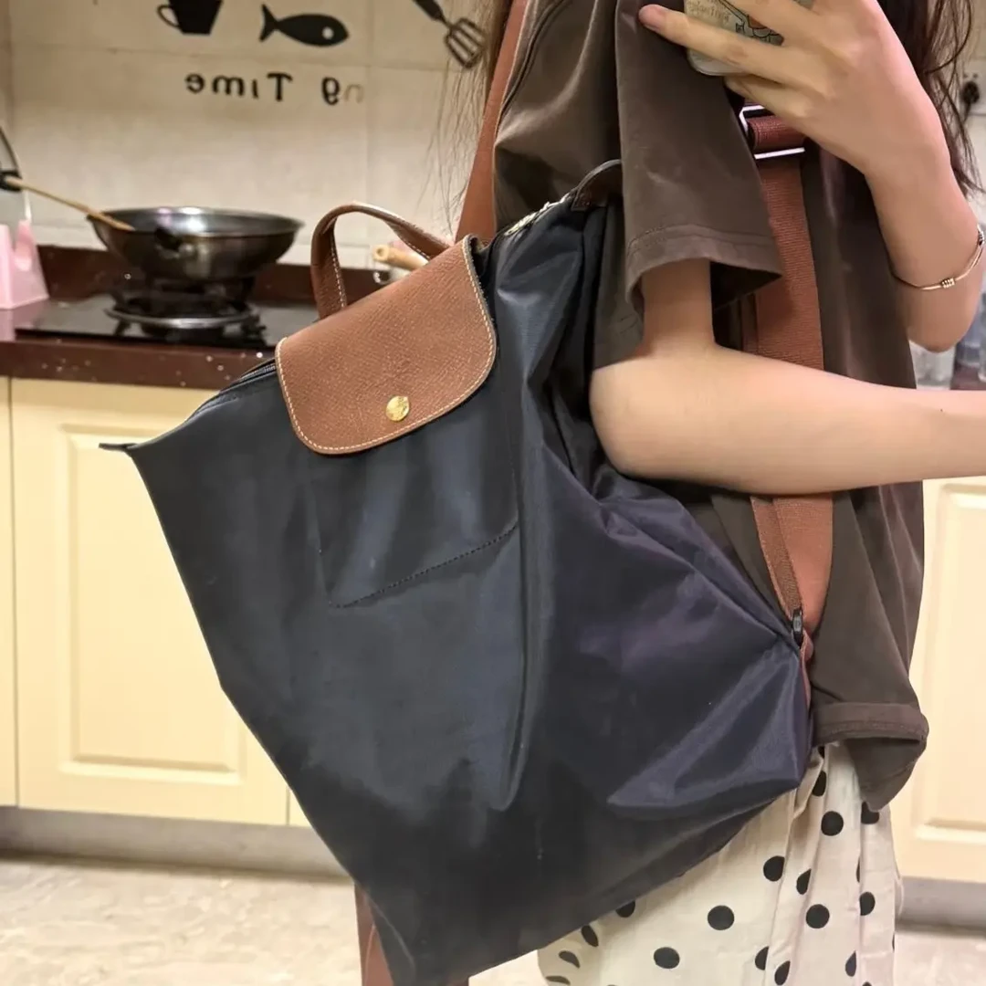 龙虾双肩包百搭纯色休闲大包