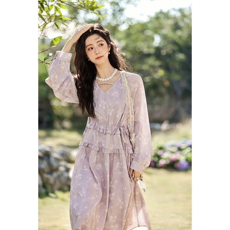 谜秀新品浪漫木耳边连衣裙女2025春秋系带领碎花收腰长袖蛋糕时尚