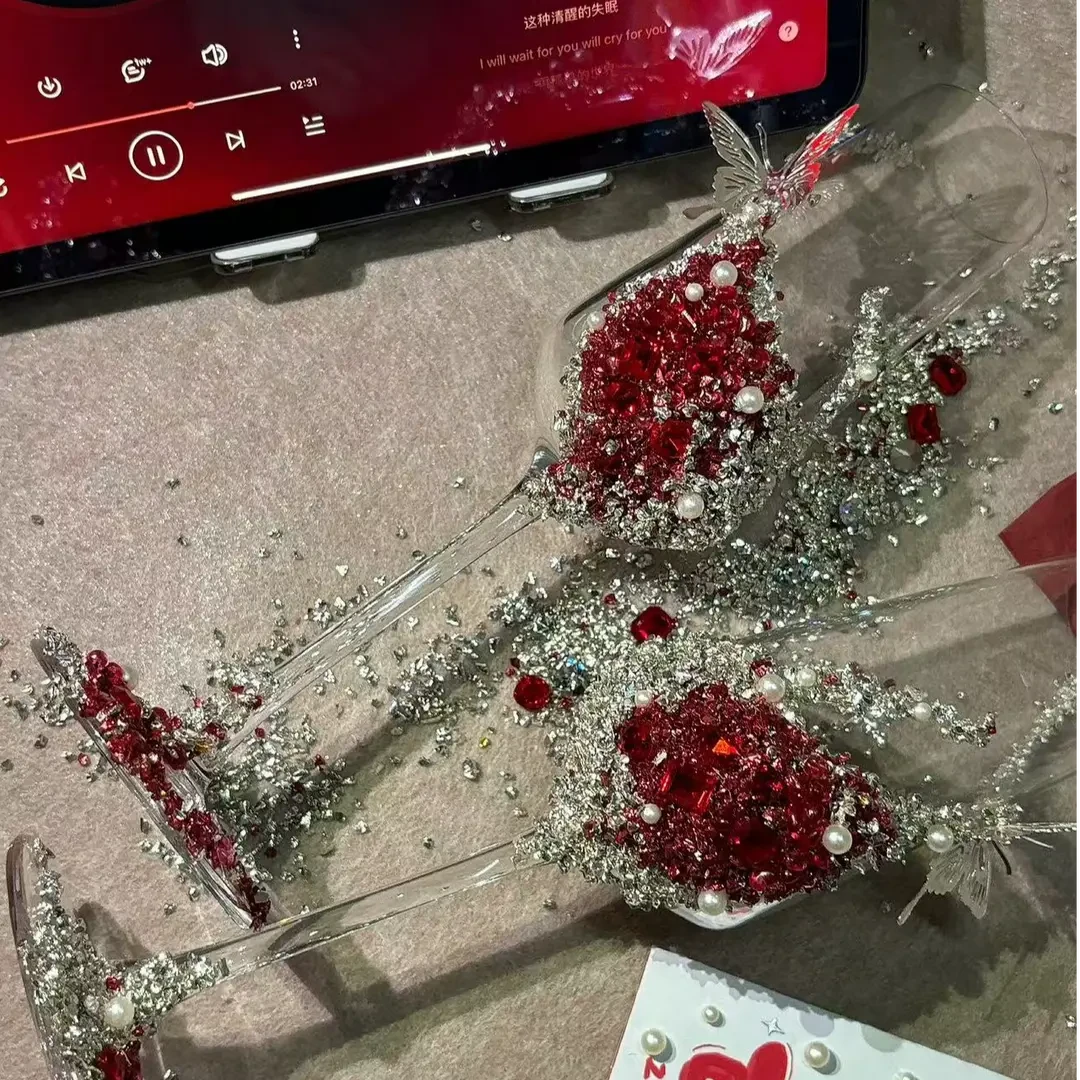 流苏灵动蝴蝶结婚敬酒杯新婚拍照出片神器杯子材闺蜜三人手机壳