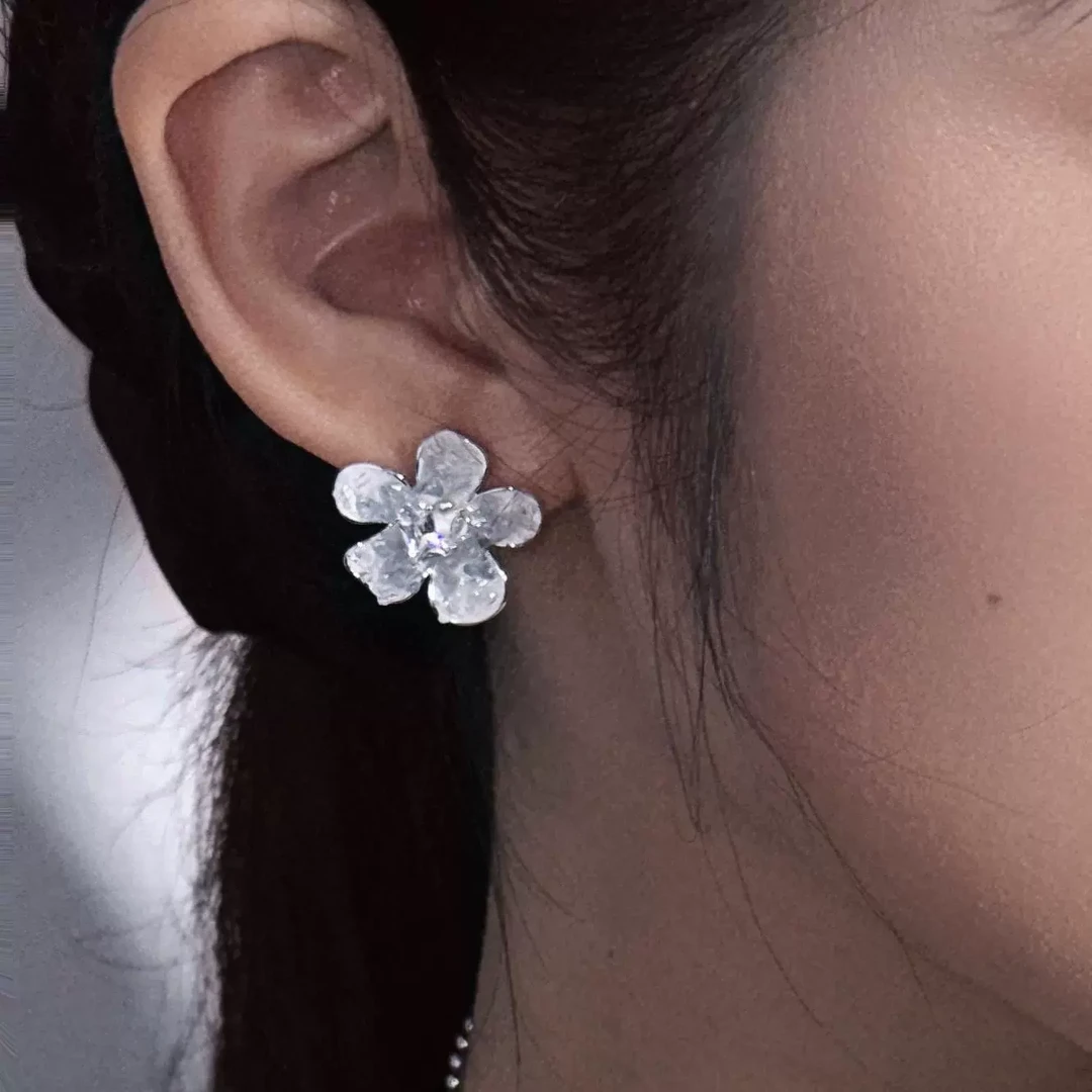 合金仿水晶耳饰 渐变立体花朵耳钉小众网红百搭高级感淑女爆款