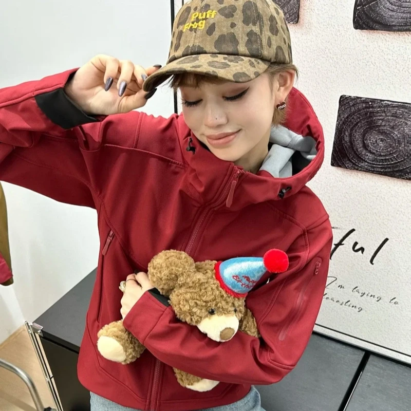 【蓄热保温】男女户外运动防风防水情侣保暖加绒软壳冲锋衣C1095