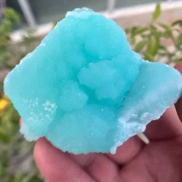 云南蓝纹石创意桌面摆件矿标矿物晶体标本92.8g 47-57mm