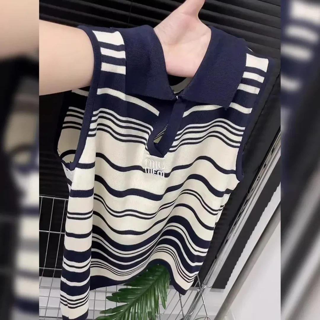 时尚别致翻领无袖撞色条纹上衣女2025夏季经典气质通勤百搭针织衫
