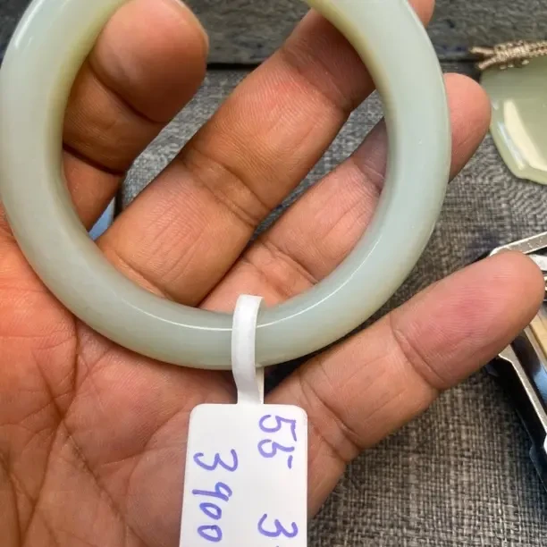 新疆且末料天然和田玉手镯圈口