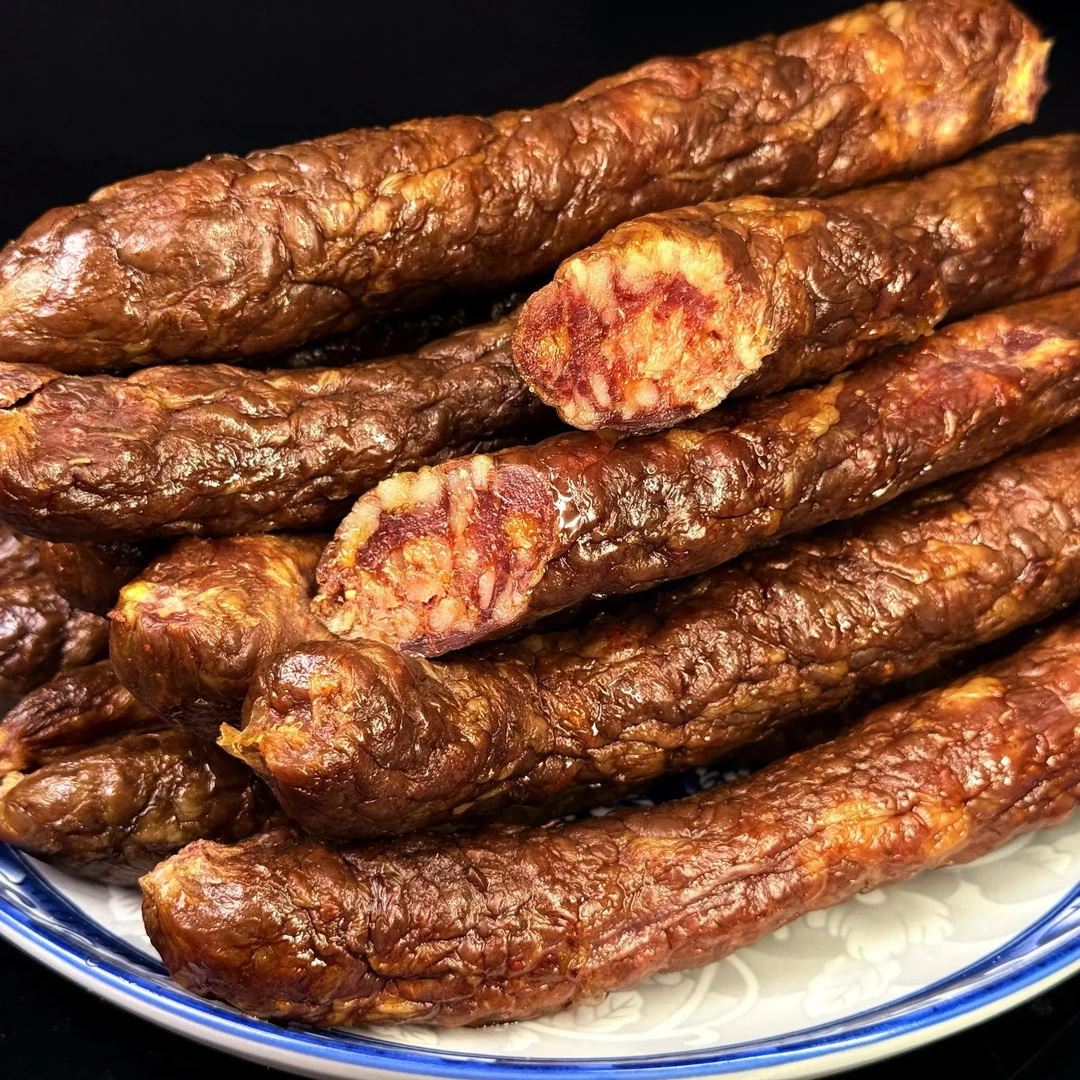 四川正宗柴火烟熏纯瘦腊香肠传统川味麻辣手工纯猪肉美食