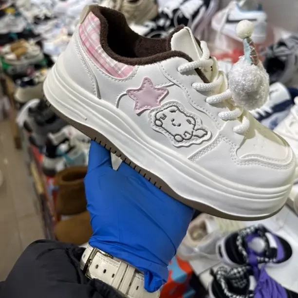 冬季新款厚底加绒小白鞋女小众百搭休闲运动面包鞋