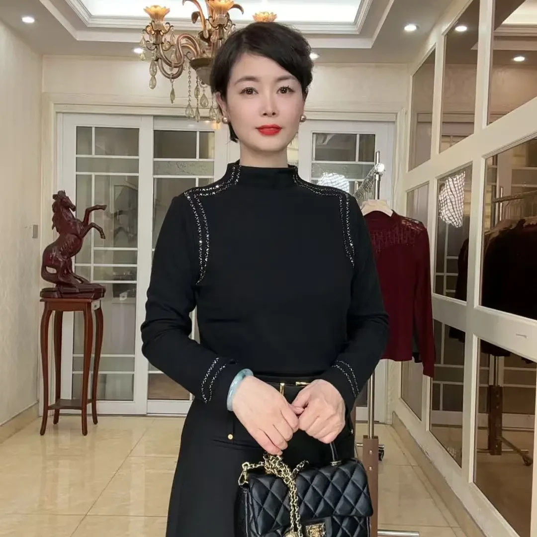 2025冬季长袖半高领烫钻T恤一体绒修简约大气设计百搭纯色打底衫