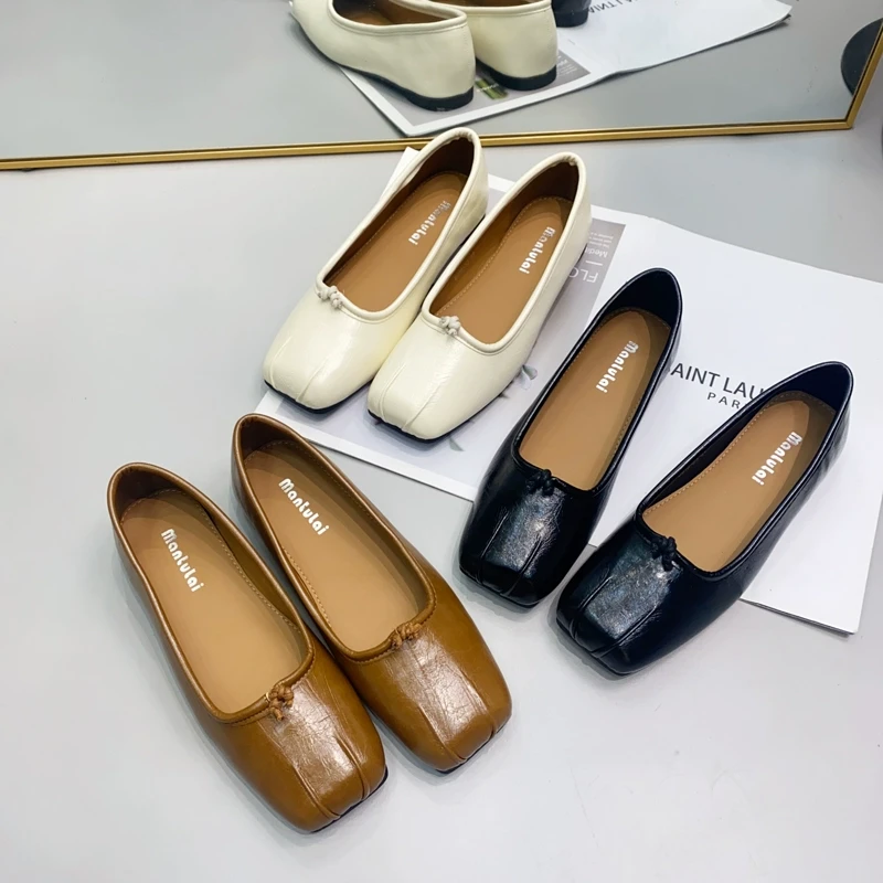 2025早春新款简约粗跟单鞋女法式气质浅口高跟鞋一脚蹬低跟奶奶鞋