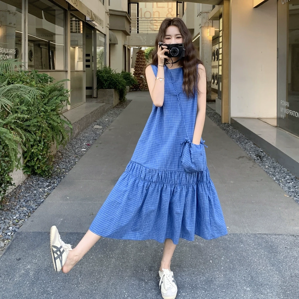 蓝色法式海边度假风格子连衣裙女2025新款带包包宽松休闲背心长裙