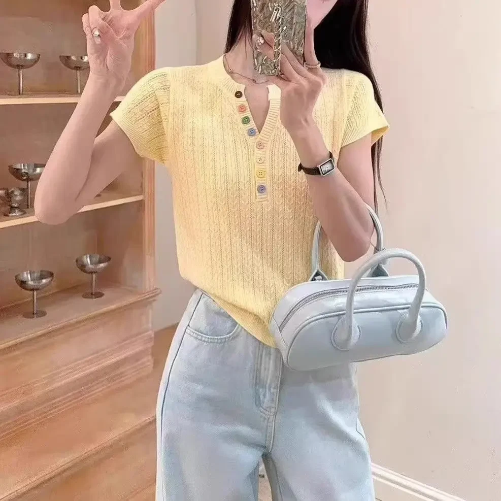 彩色纽扣圆领针织衫短袖上衣夏季清冷感时尚休闲显瘦气质百搭上衣