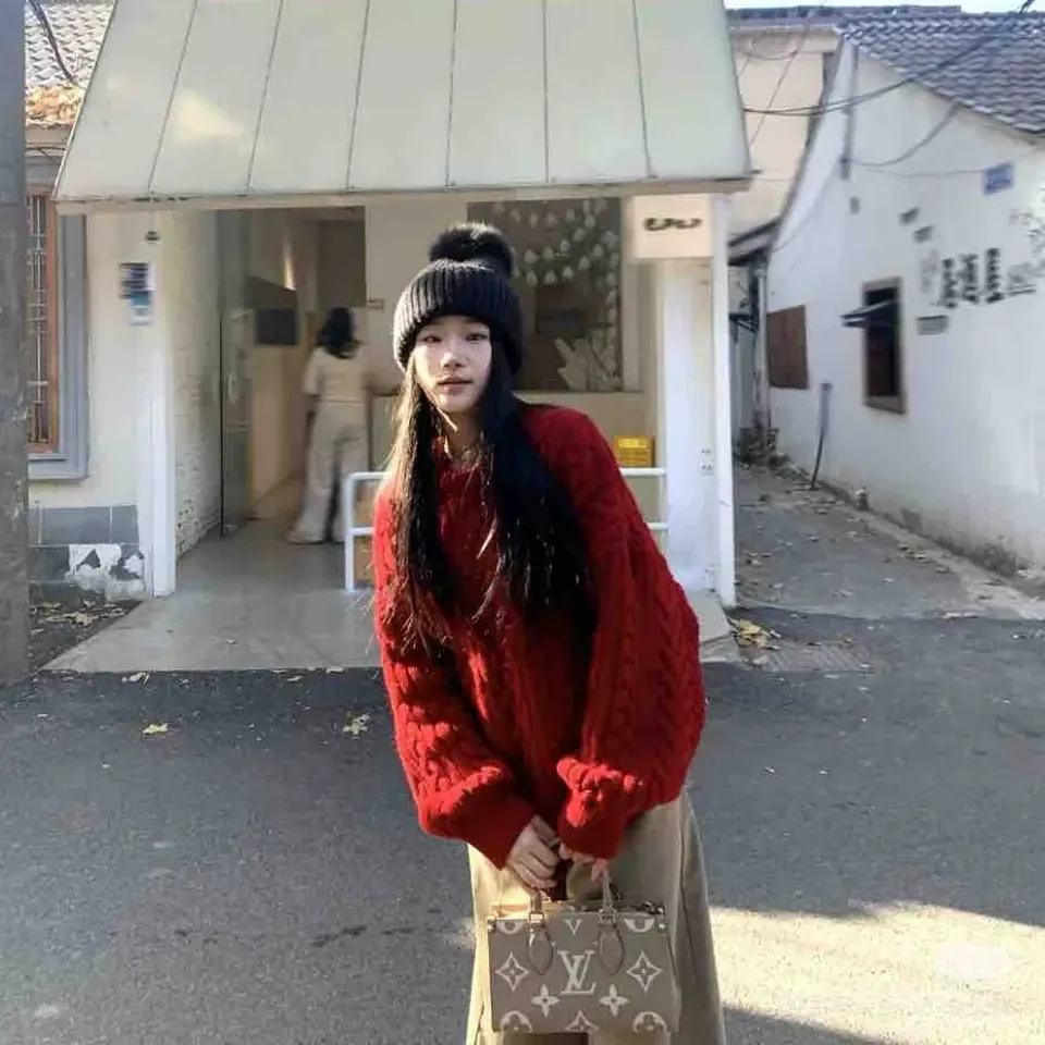 慵懒风韩版宽松麻花针织毛衣女秋冬新款百搭上衣红色