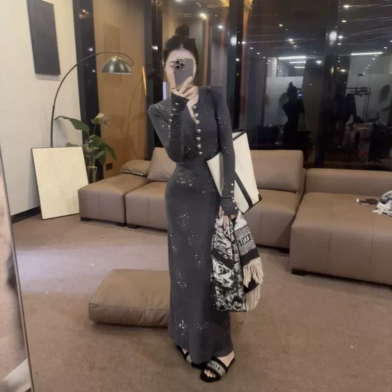 灰色气质v领长袖连衣裙女秋冬季修身显瘦法式长裙钻烫包臀裙子