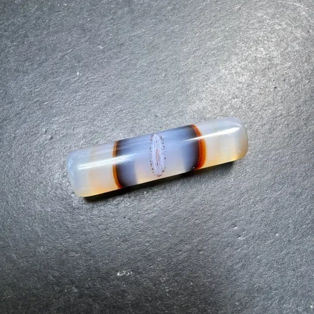 冰透直筒凤眼缠丝玛瑙