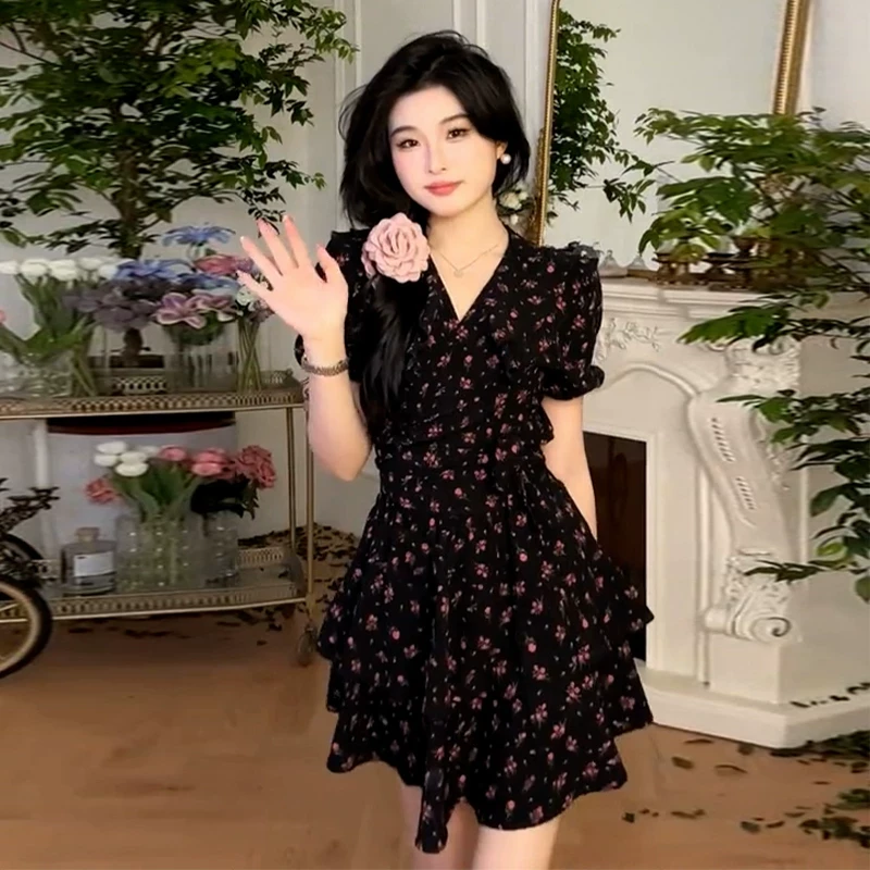 法式甜辣妹黑色碎花连衣裙子女夏季2025新款今年流行漂亮套装短裙