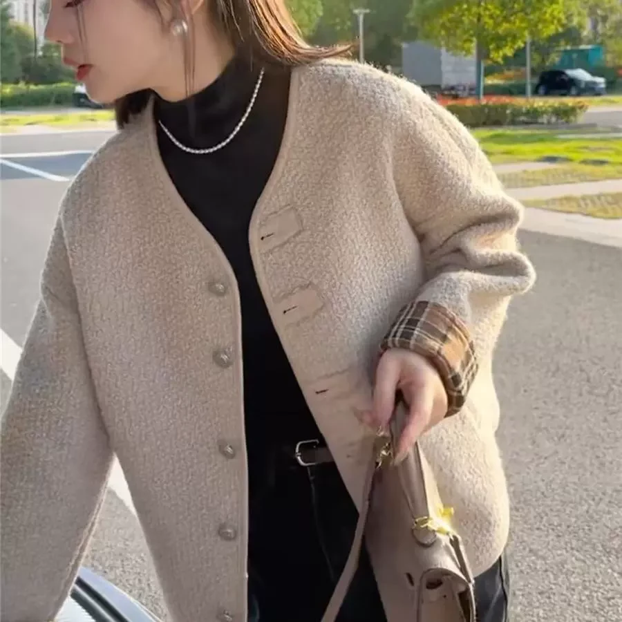 皮毛一体羊羔毛外套女短款2025年秋冬新款休闲百搭圆领小香风上衣