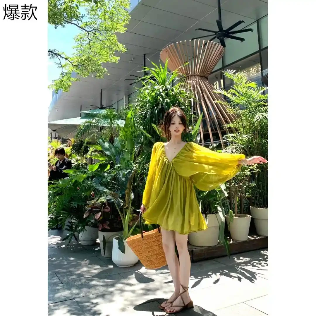 度假风绑带露背v领长袖连衣裙女夏季法式宽松绿色裙子休闲a字短裙