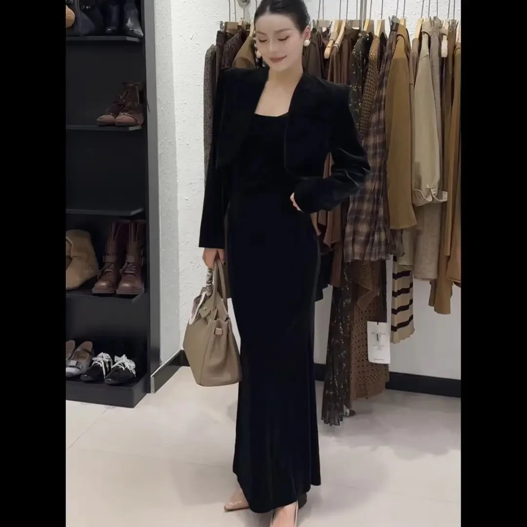 秋季时尚显瘦气质丝质西服外套搭配吊带裙套装