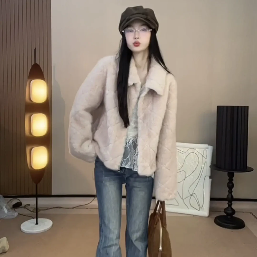 轻奢环保珍珠貂藤格纹短款女士秋冬加厚保暖毛毛外套