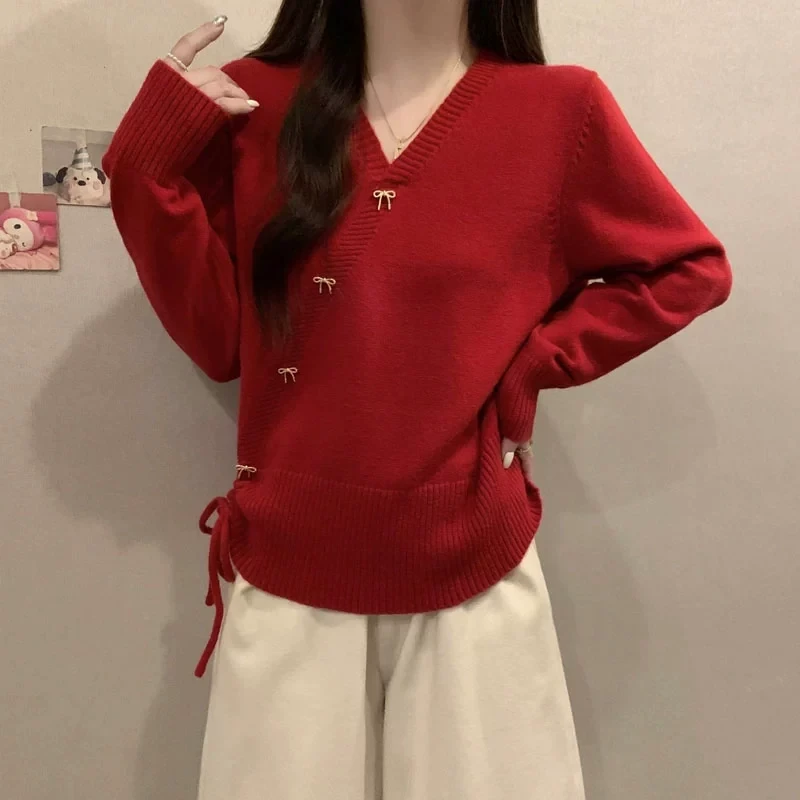 红色V领毛衣女秋季新款宽松显瘦减龄高级感加厚大码针织开衫上衣