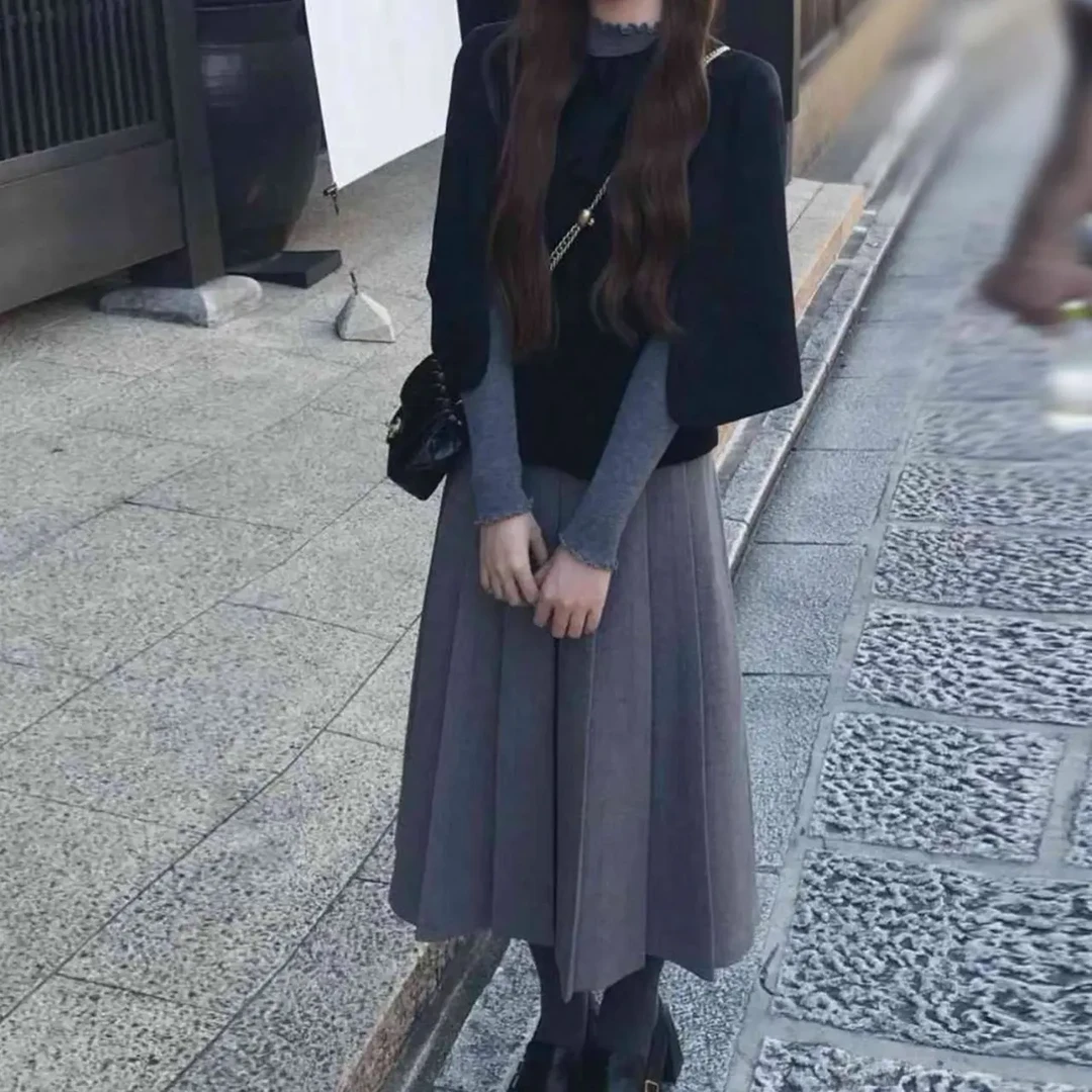 小香风气质名媛高级感斗篷外套内搭长袖上衣百褶半身裙三件套