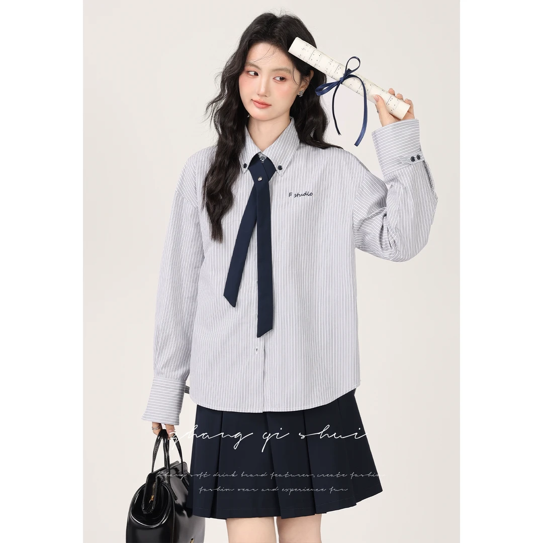 张汽水学院风条纹开衫衬衫女刺绣内搭叠穿长袖短上衣Z14710