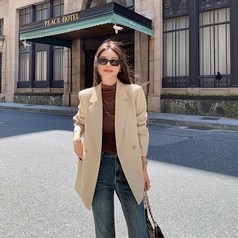 林关关 修身收腰垫肩休闲小西装外套21335