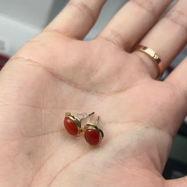 天然红珊瑚18K金耳钉