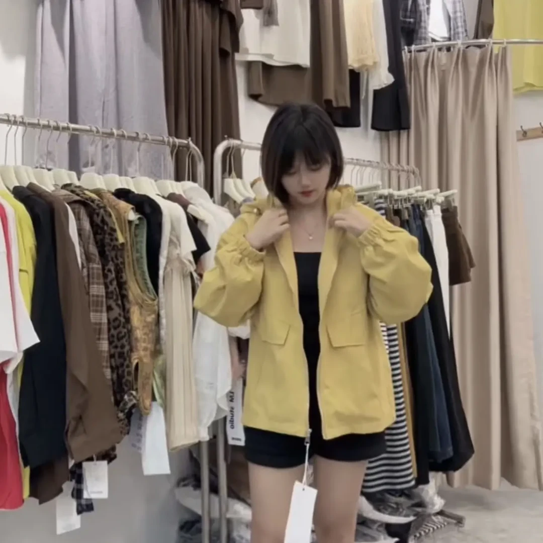 秋季短款女连帽休闲风百搭短外套风衣