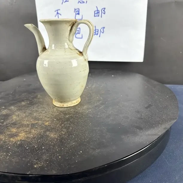 漂亮的小瓷罐素色