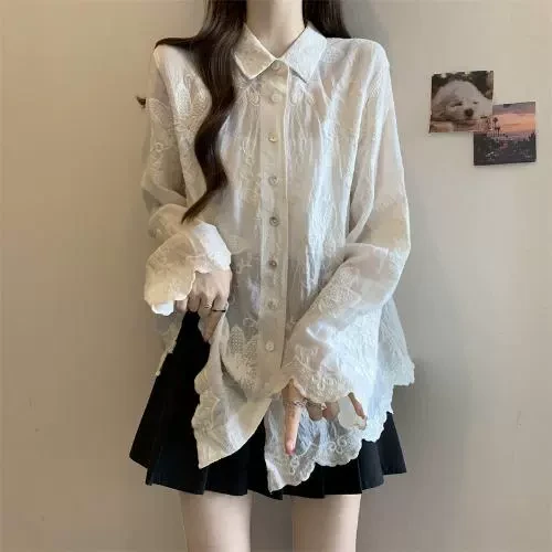 微胖妹妹大码复古刺绣蕾丝长袖衬衫女款宽松别致设计感上衣