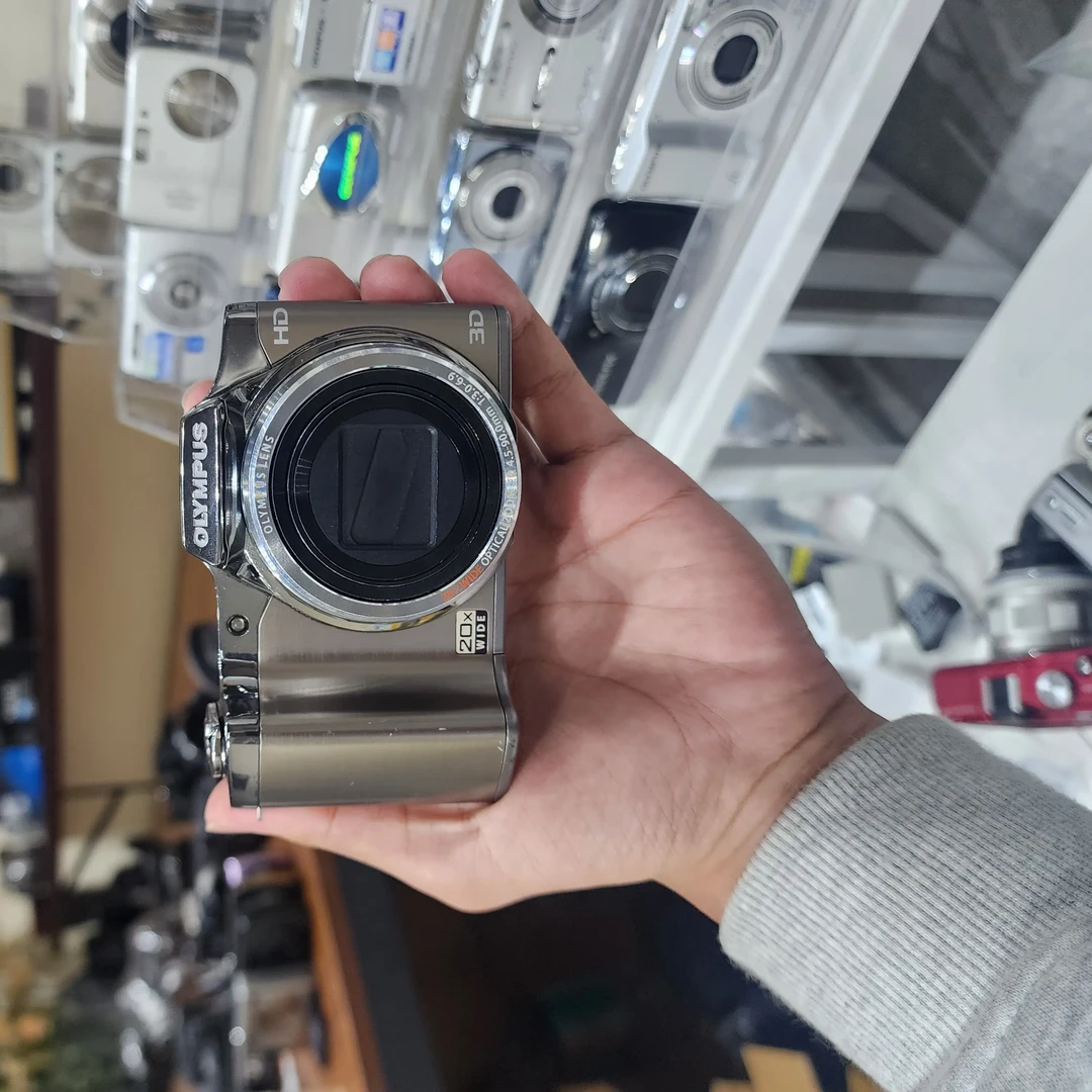 9新 Olympus/奥林巴斯 9新 复古1400万像素24倍小长焦数码相机