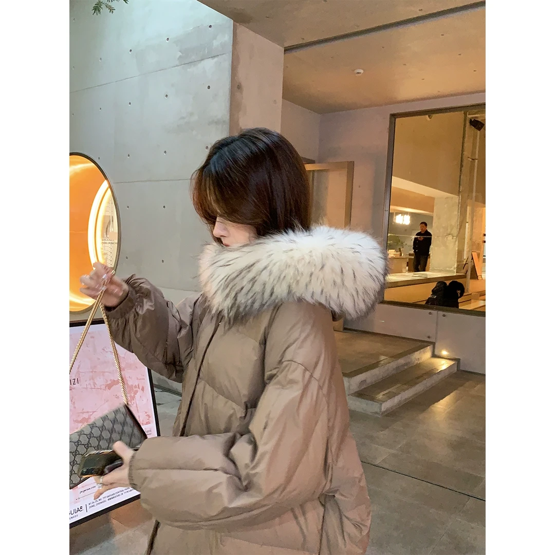 ACHI大也池咖色连帽貉子毛领长款羽绒服a字宽松白鸭绒厚保暖外套