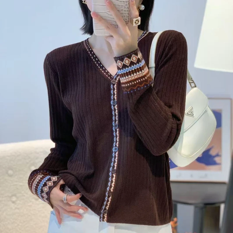 新款精纺细羊毛撞色复古法式提花V领针织开衫清冷系清冷系衣服