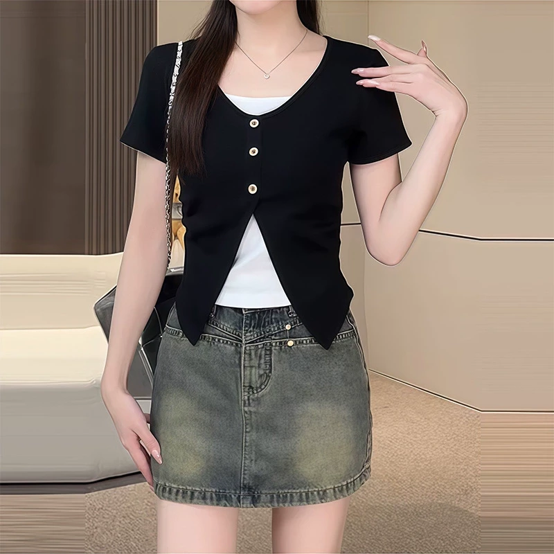 大码假两件v领正肩短袖t恤女夏季胖mm显瘦遮肚不规则收腰短款上衣