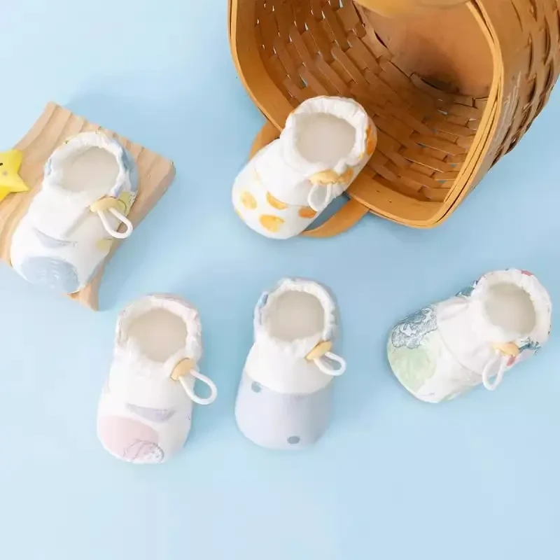 婴儿鞋子春秋新生儿棉鞋男宝宝保暖鞋秋冬季0一12月幼儿鞋袜男女